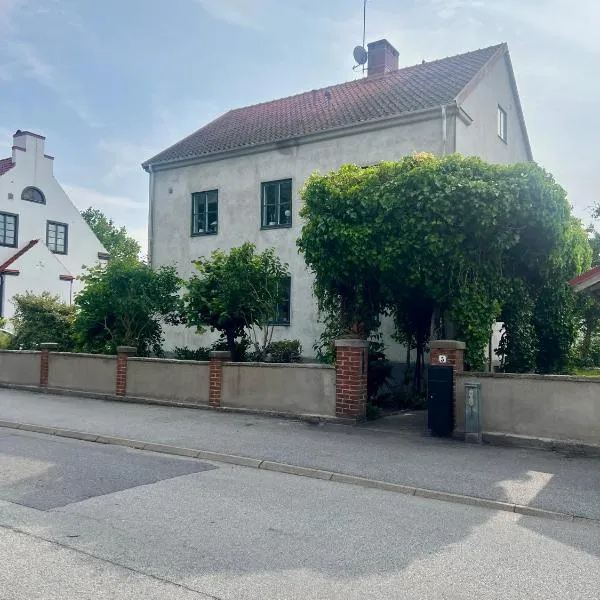 Apartment in Central Ystad, hotel in Ystad