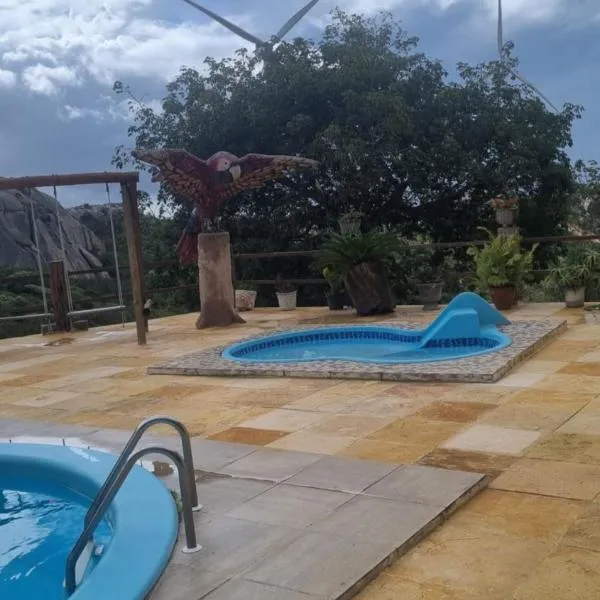 Pousada e Restaurante La na roça - Belezas do Monte Chalé e Suíte, hotel di Monte das Gameleiras