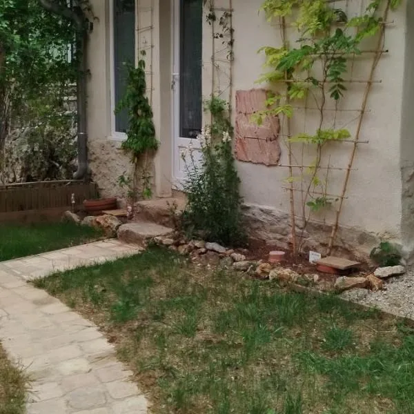 Le Mazet du Domiel, hotel v destinaci Le Causse-de-la-Selle