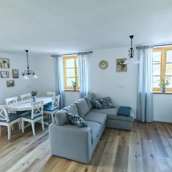 Hiša Šturm, hotel v destinaci Tolmin