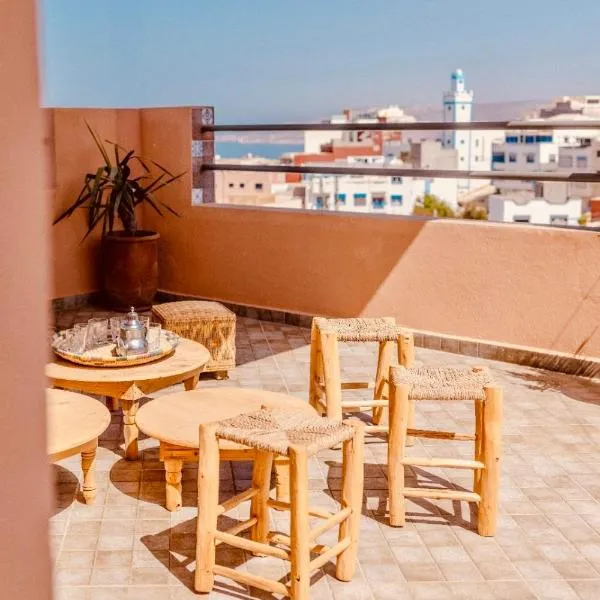 Tasga Guest House, hotel in Tamraght Oufella