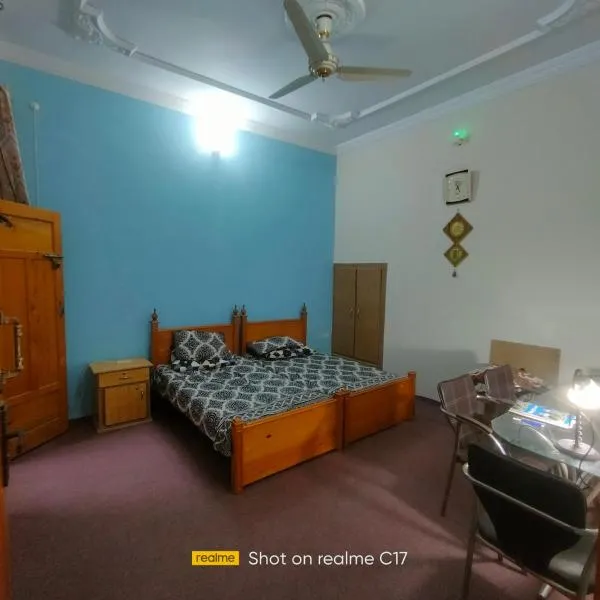 Whispering Fields, hotell i Abbottābād