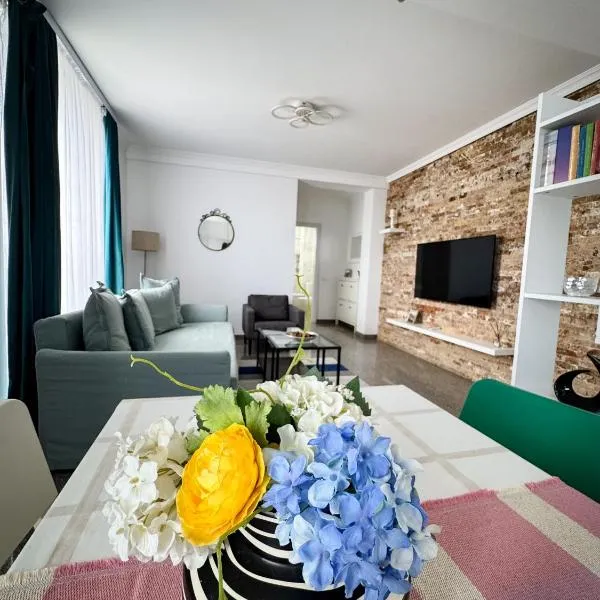 Pura Vida Mamaia Nord 2-vila exclusivista cu 3 apartamente individuale, hotel v destinaci Năvodari