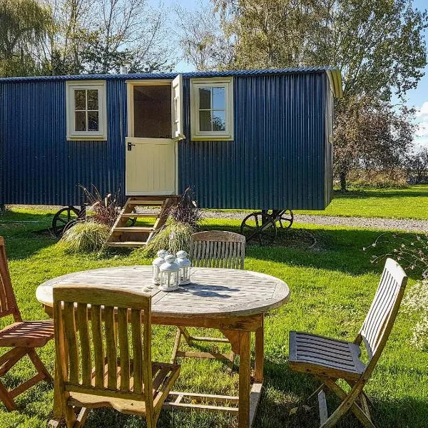 Molly The Shepherds Hut, hotel em Bampton
