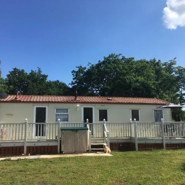 Mole End, Oulton Broad, hotel in Carlton Colville