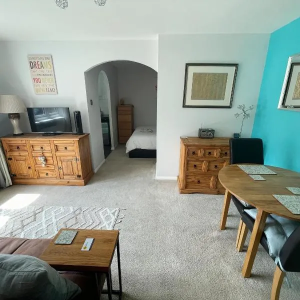 Beautiful Peaceful Studio Flat, hotel in Waltham Abbey