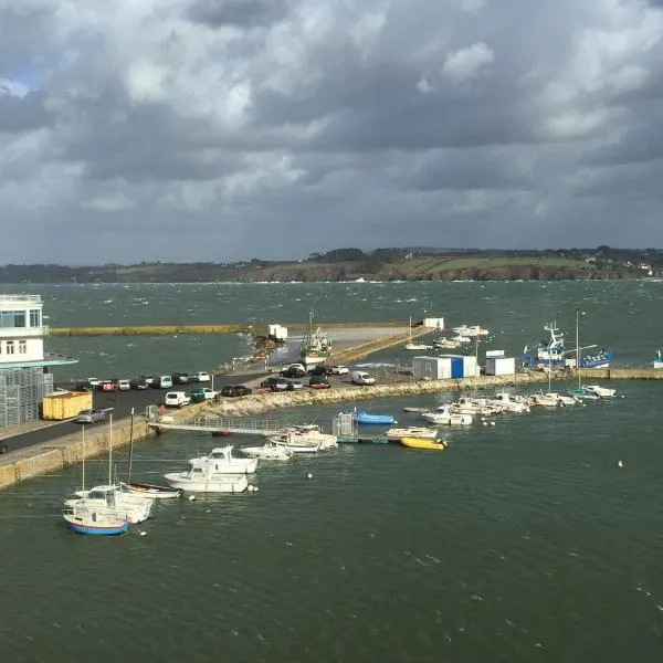 Appartement Design II - Port du Rosmeur -Douarnenez, hotel v destinaci Douarnenez