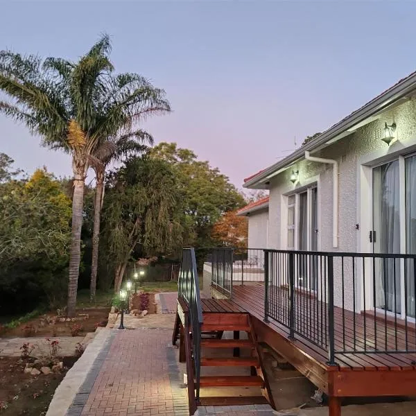 3 Cradock Road, hotel in West Hill