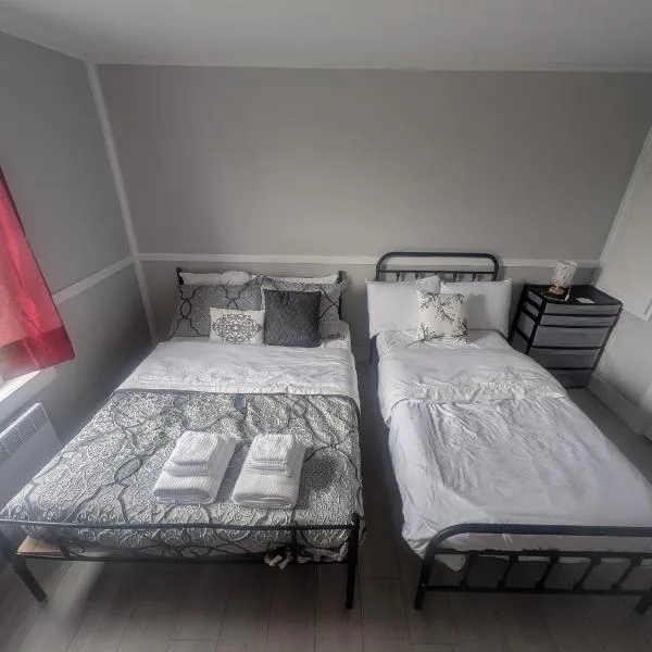 Triple Bedroom, hotel em Glace Bay