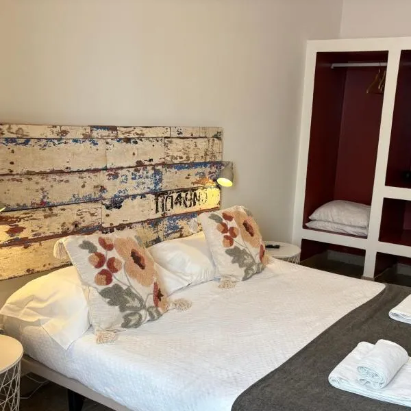 Pé na Areia, Alojamento Local, hotel in Porto Covo