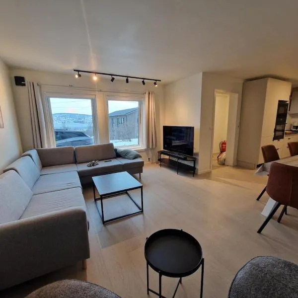 Apartment newly built with parking, hotel in Tromsø