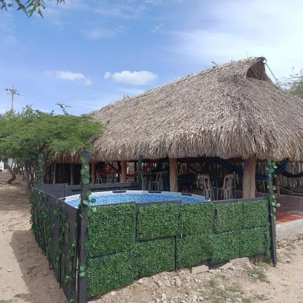 Hostal CQ Camarones, hotel v destinaci Camarones