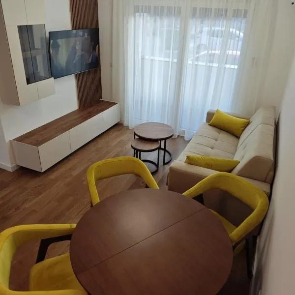 Lux apartment airport, hotel a Ledine