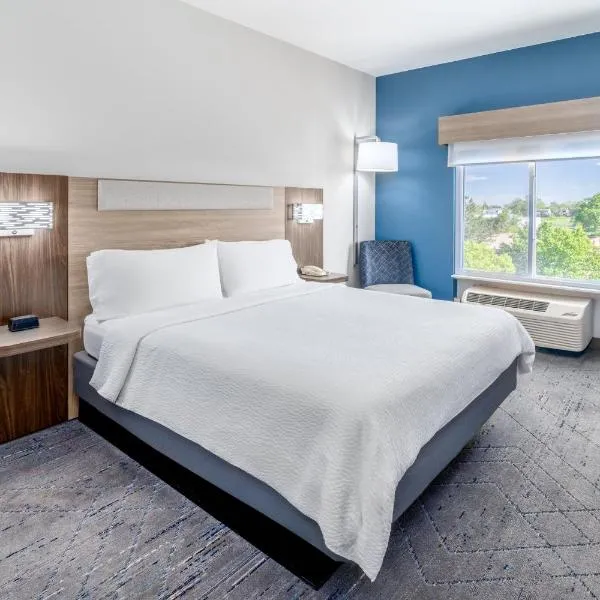 Holiday Inn Express & Suites Denver North - Thornton by IHG, hotel em Thornton