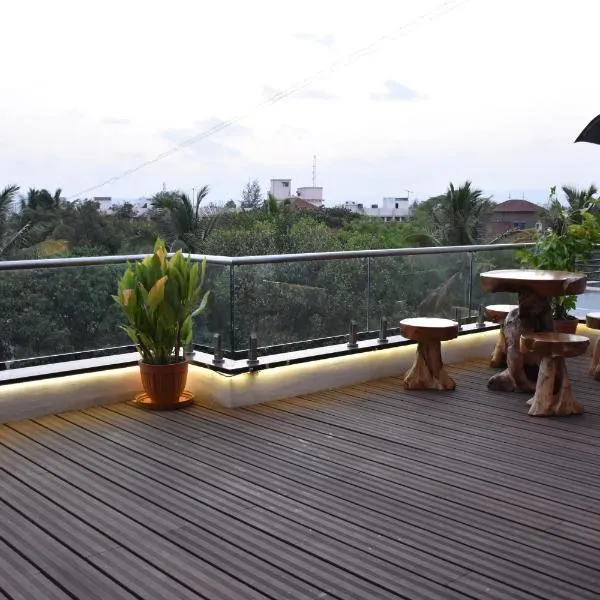 Gulmohar - Luxurious PentHouse Family Rooms, hótel í Kolhāpur