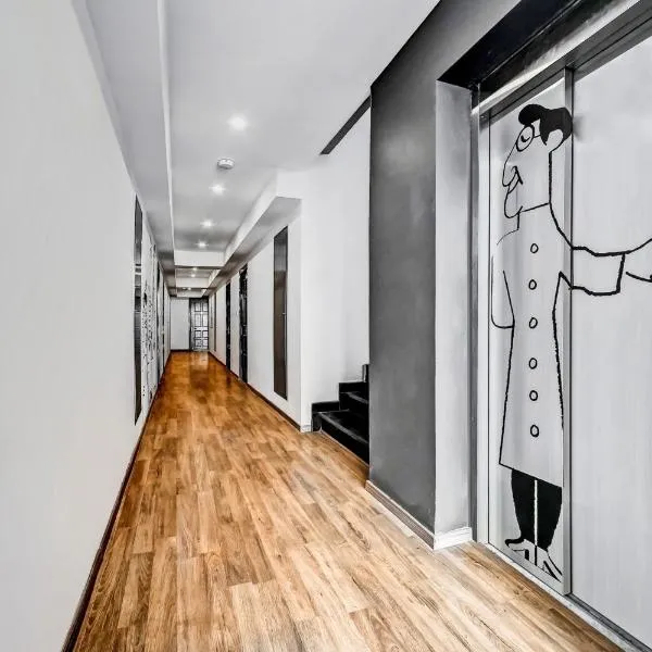 Super OYO TONWHOUSE 1274 PatrakarPuram, hotel v destinaci Gomti Nagar