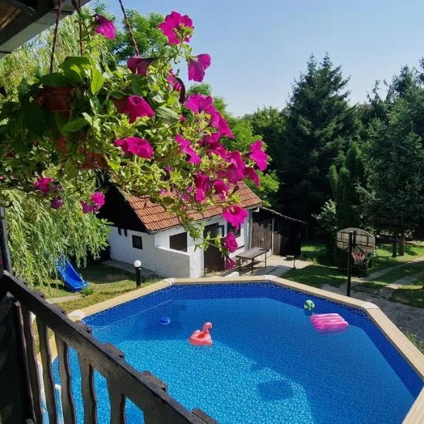 Vikendica Iris, hotel in Laktaši