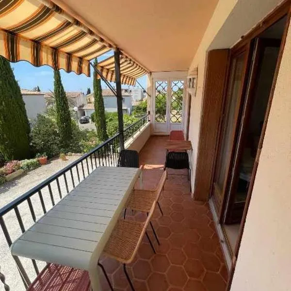 Appartement T3 proche centre et Renécros-Garage, hôtel à Bandol