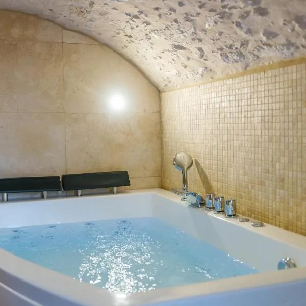 L’Oxalis villa, Sauna et Jaccuzi privatif, hotel v destinaci Bullion