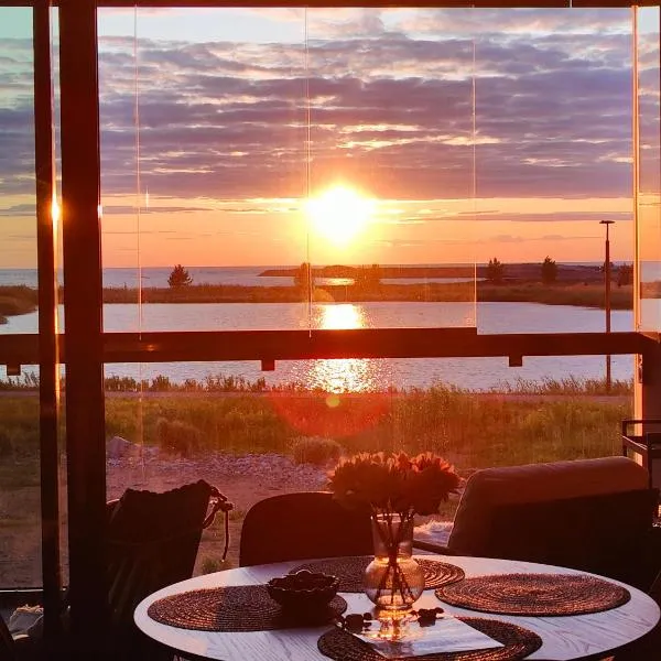 Marina Mermaid Seaview Hiekkasärkät - Uusi merinäköalahuoneisto, sisältää liinavaatteet、カラヨキのホテル