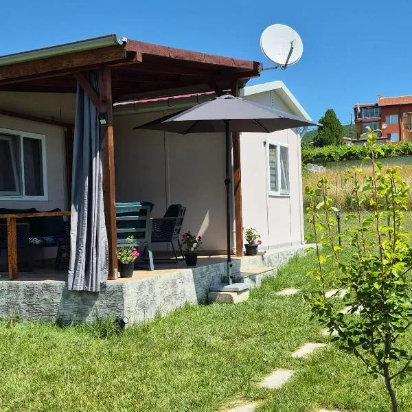 Къщички Sunrise, מלון בטסרבו