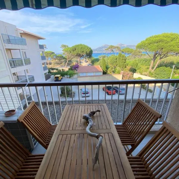 T2 Calvi vue mer, hotel in Calvi