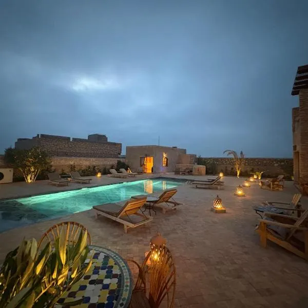 Villa'S, hotel v destinaci Zaouiet Bouzarktoune