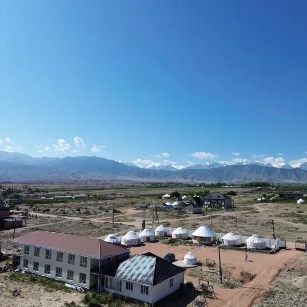 Guest house and Yurt camp "Ailuu", hotel in Tong