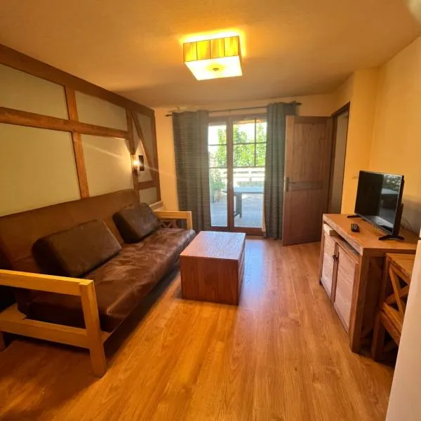 Appart Low Cost résidence 4 étoiles avec piscine, hotel v destinácii Saint-Lary-Soulan