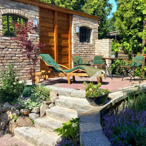 Triskele Haus - Ökologisches Gästehaus der Heilstätte Strelitz, hotel v destinaci Neustrelitz