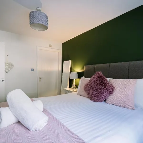 2 bedroom 2 bathroom luxury apartment 1 minute from Lake pet friendly free parking - FREE off-site Health Club access with Pool, Sauna, Steam Room & Gym Short 10 Minute Drive Away, hôtel à Winster