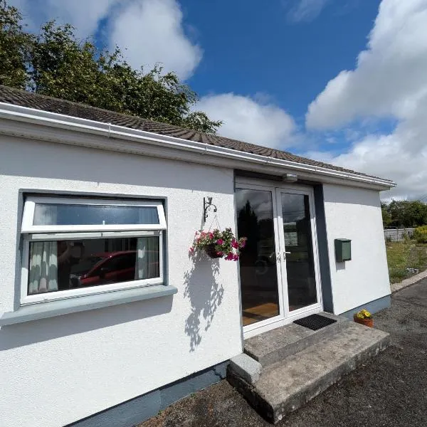 Wild Atlantic Way Guesthouse - Oranmore, hotel in Galway