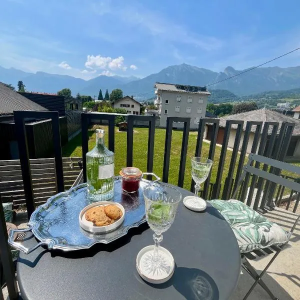 Les enfants gâtés, Hotel in Albertville