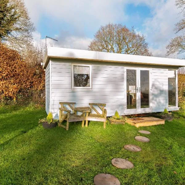 School Lodge, hotel in Burwarton