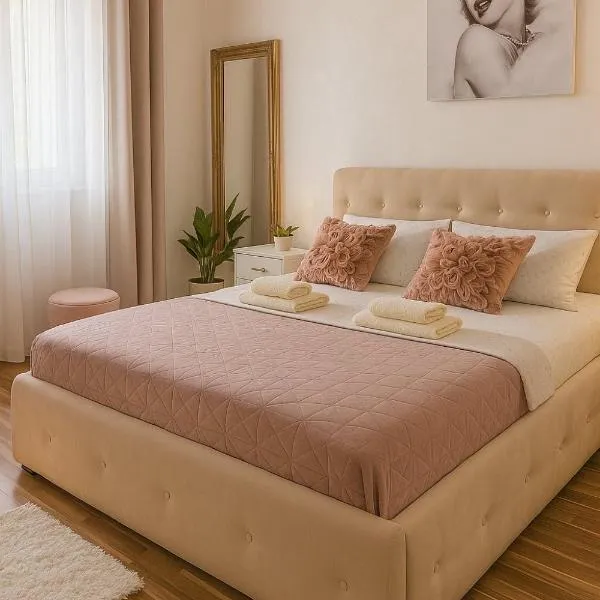 Apartment #Story, hotel in Koper