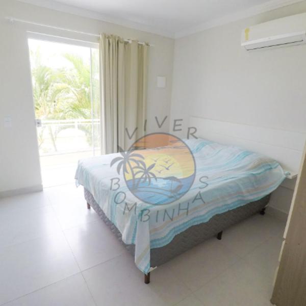 Ampla Casa Zona Central da Praia de Mariscal com 03 Dormitórios - Foto 2
