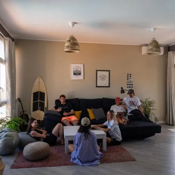 Banama Coliving & Coworking, Surf & Yoga - Casa Roja, hotel v destinaci Corralejo