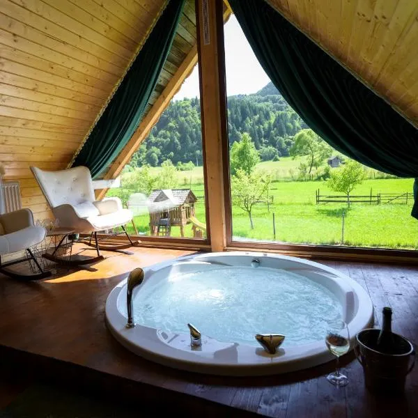 Șura cu Bule- jacuzzi privat, hotel in Vişeu de Sus
