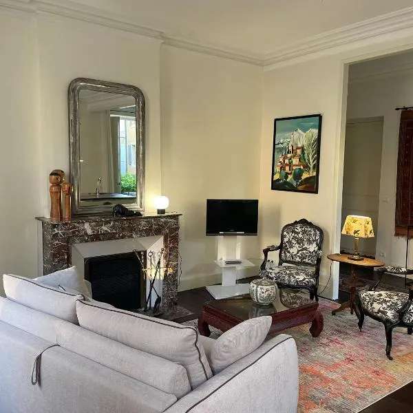 Appartement "La Marquise" centre de Grignan, hotel en Grignan