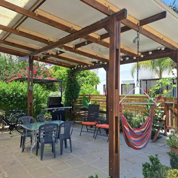 Viesnīca House Near The Beach (Militsa & Aggeliki) pilsētā Perivolija
