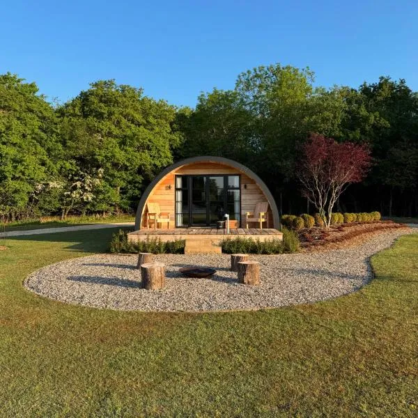 The Goose In The Woods - With Lakeside Sauna, Hotel in Wellesbourne Hastings