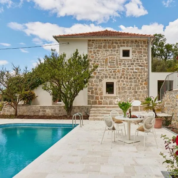 Odoljen Villas, hotelli Kotorissa