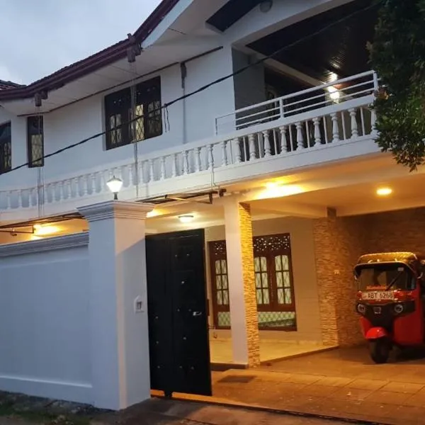Airport Transit B&B, hotel v destinaci Katunayaka