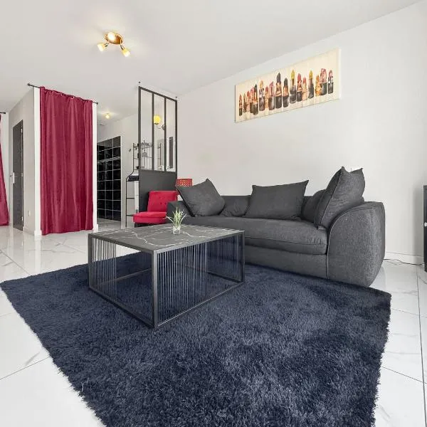 Studio BAROK proche autoroute, plages et attractions, Wifi - TV, calme, hotel a Bessan