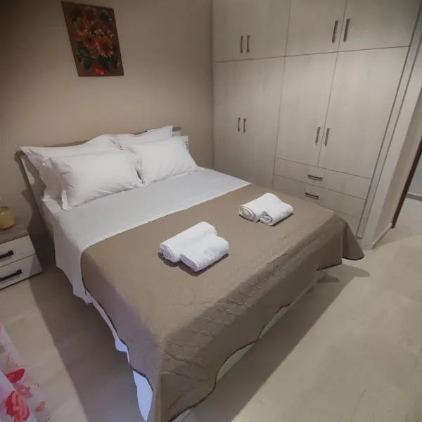Ioli's apartment, hotel in Igoumenitsa