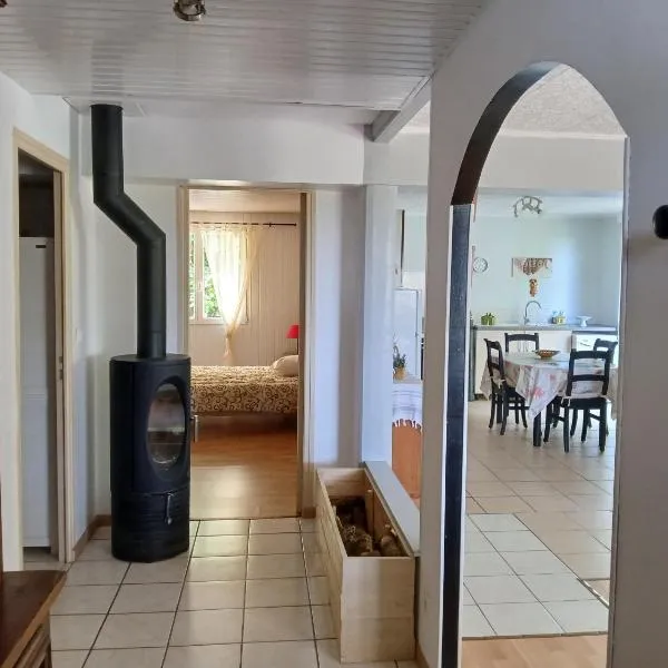 Au calme sur les hauteurs de Terrasson, hotel in Terrasson-Lavilledieu