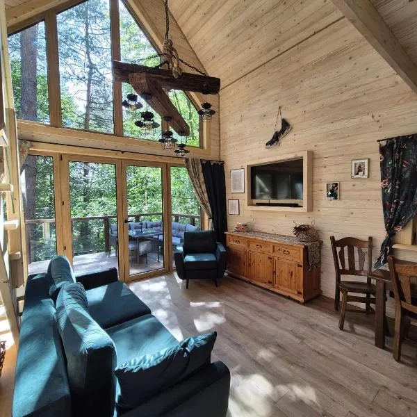 Woodland House 2, hotel em Berezka