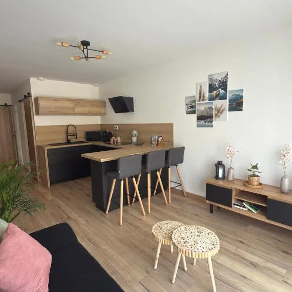 Cocon Des Bois - Gex Genève Mijoux, hotel v destinaci Mijoux