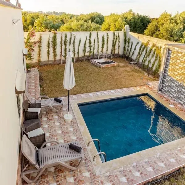 Amazing Home in Agafay With Pool & garden、マラケシュのホテル