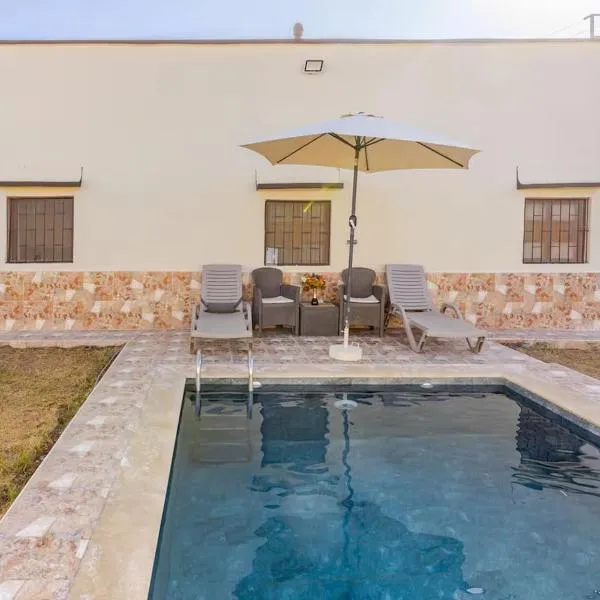 Amazing Home in Agafay With Pool & garden, hotel in Marrakech
